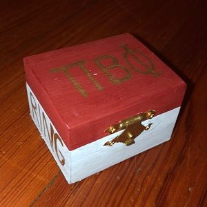 Pi Beta Phi Badge Box